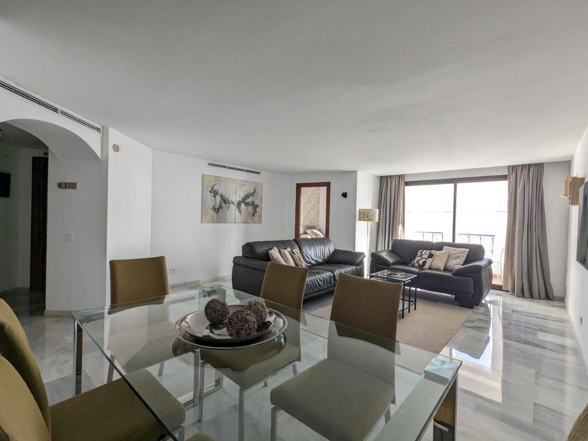 Three-Bedroom Apartment Puerto Banus View,1361810501:JPEG
