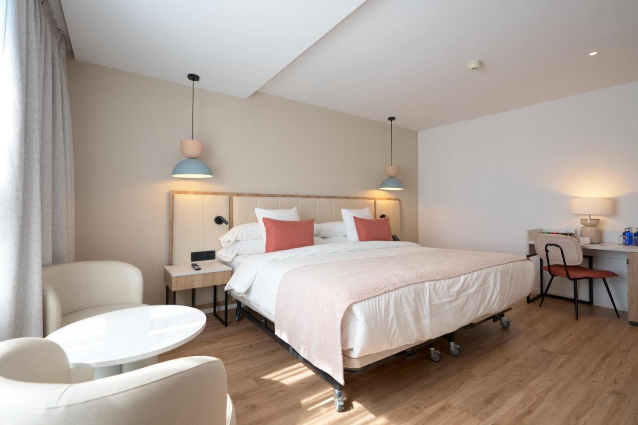 Premium Double or Twin Room,1498486543:JPEG