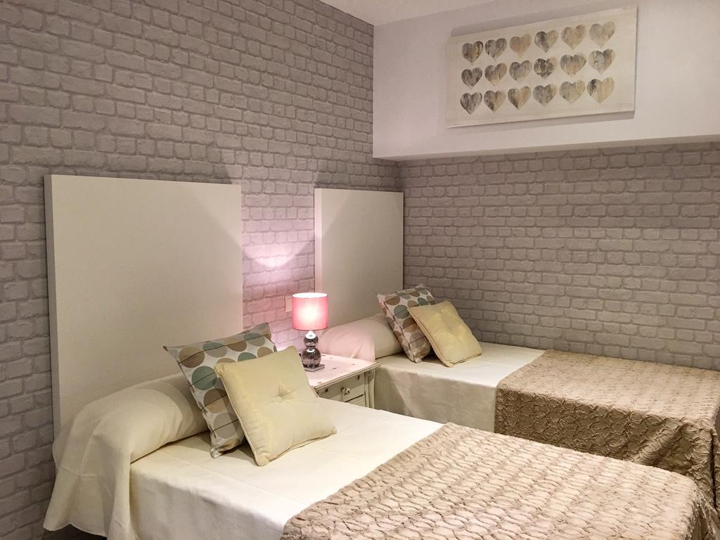 Quarto Twin Standard